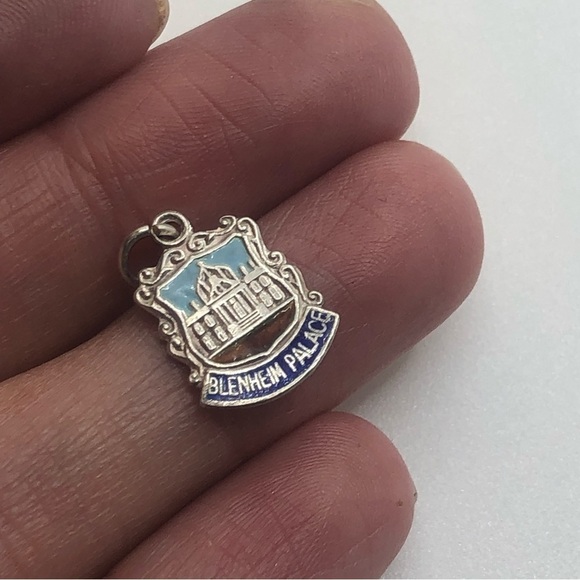 VTG Sterling Silver Blenheim Palace Mini Shield Charm for Charm Bracelet - Picture 1 of 2